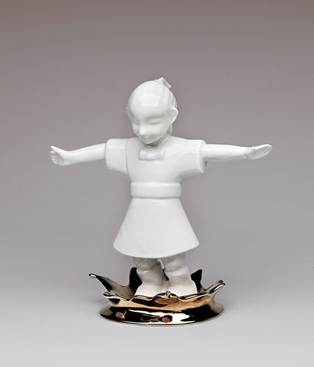 Kim Simonsson: Small Platinum Puddle Girl